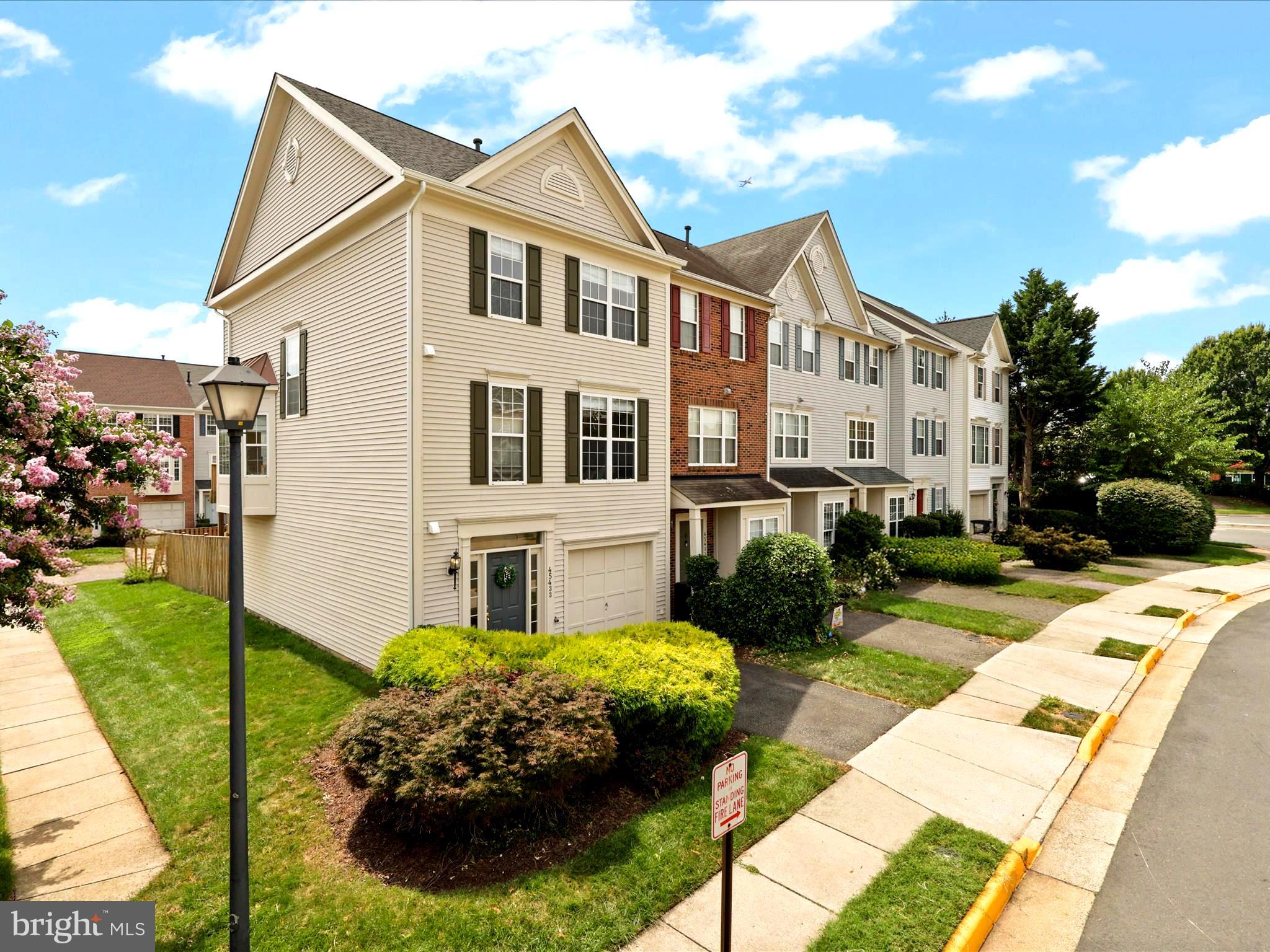 45433 CLARKES CROSSING SQUARE