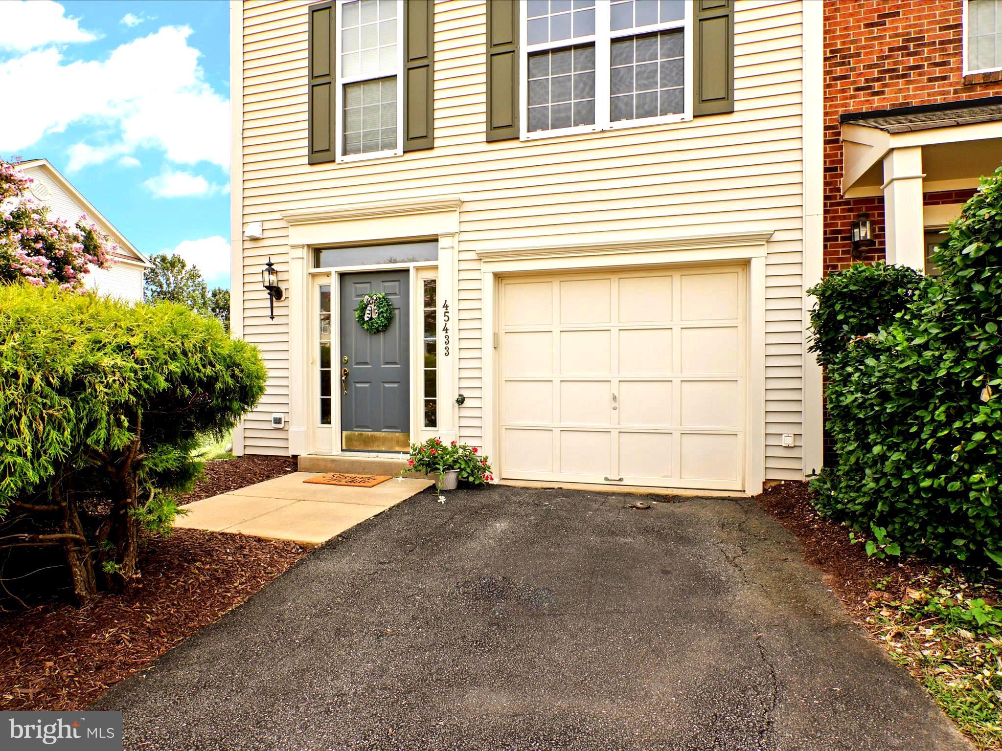 45433 CLARKES CROSSING SQUARE