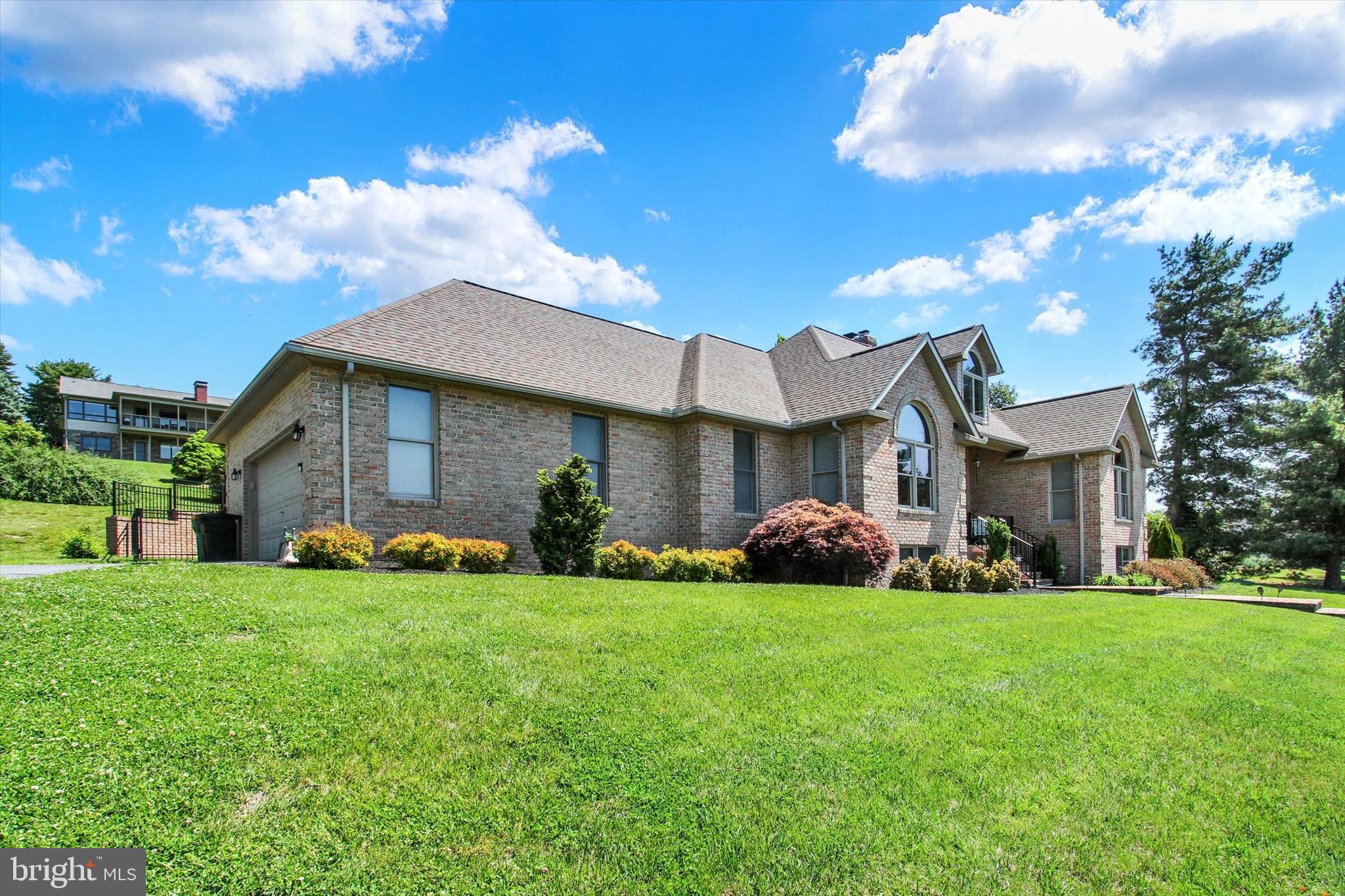 VISTA HEIGHTS - Residential