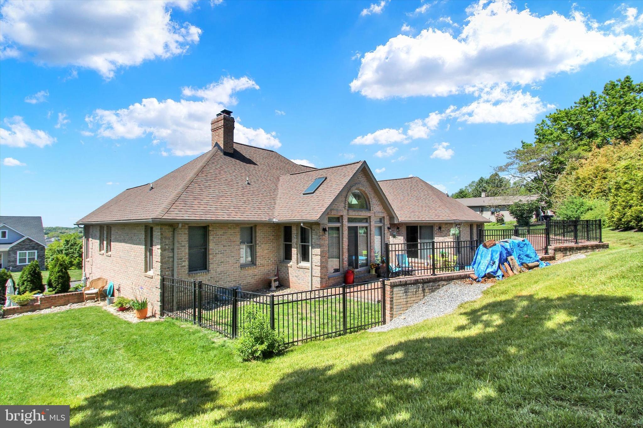 VISTA HEIGHTS - Residential