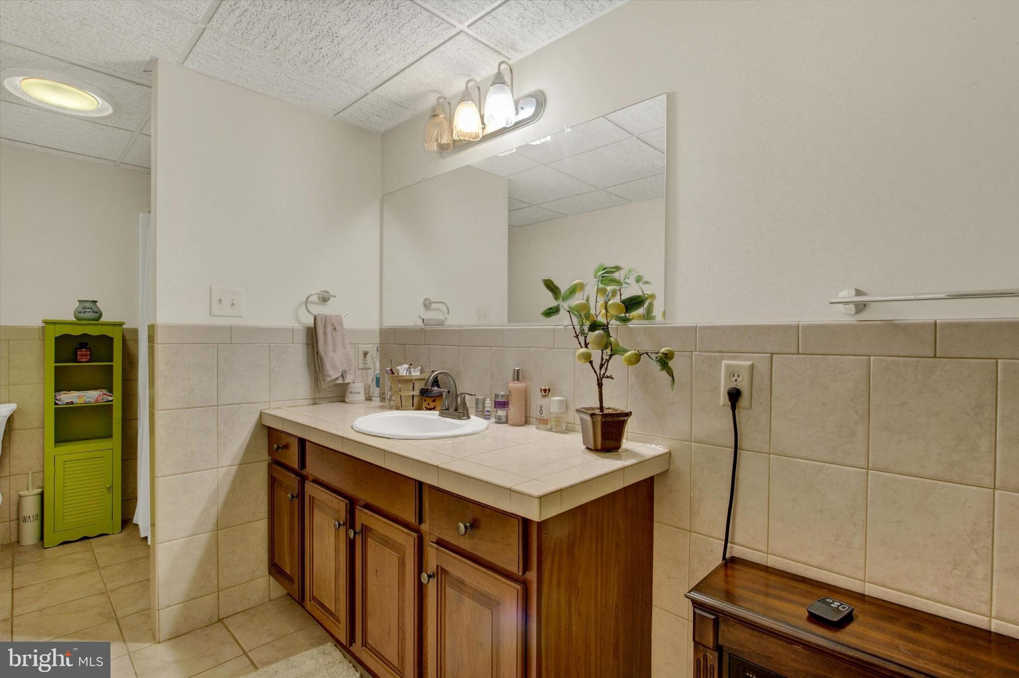 VISTA HEIGHTS - Residential