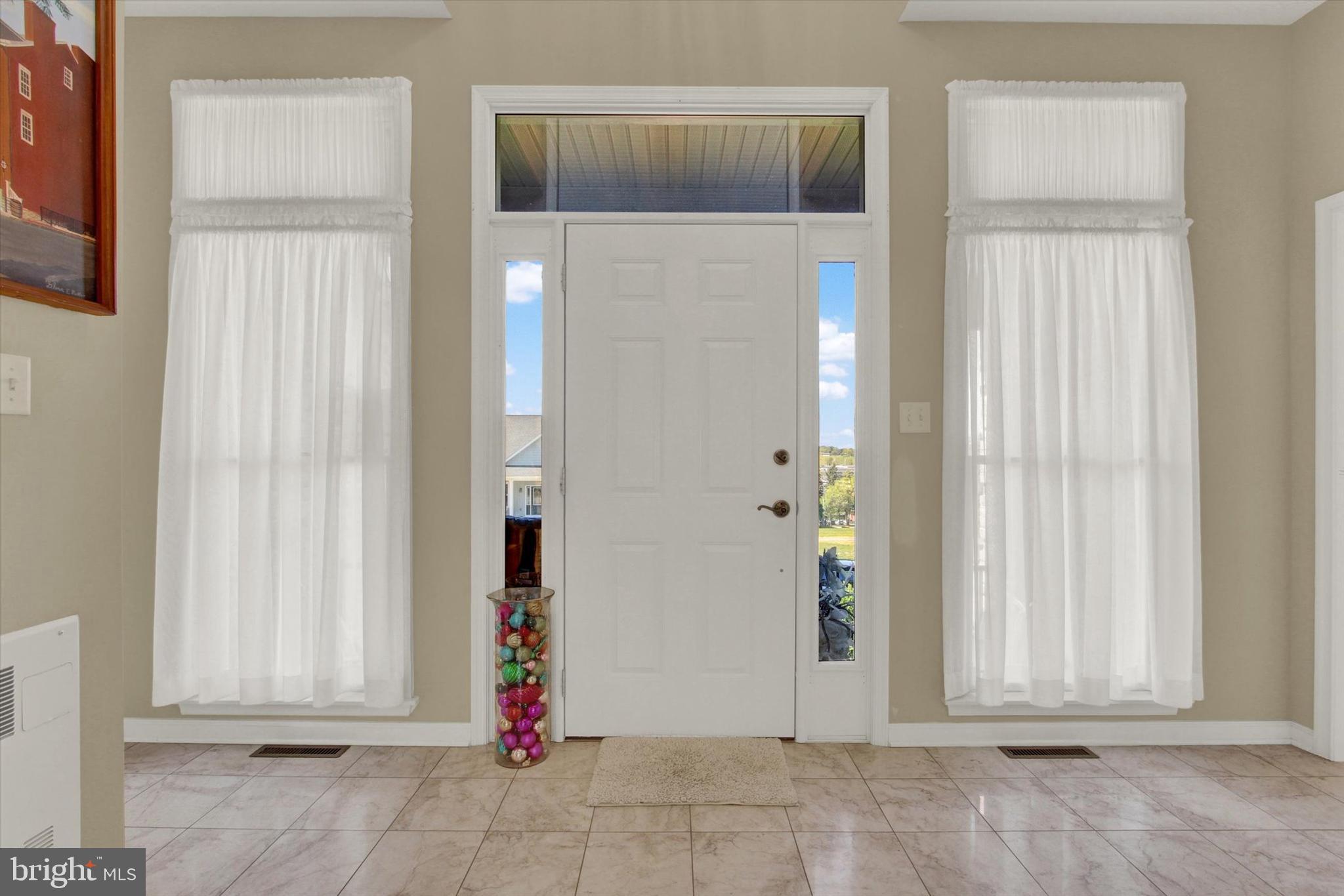 605 VISTA COURT