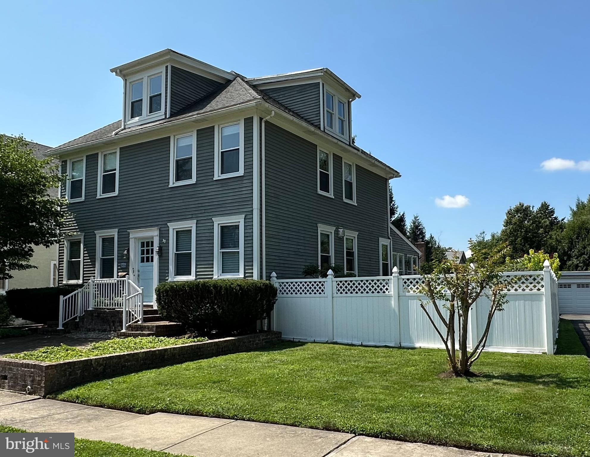 21 CRAVEN LANE