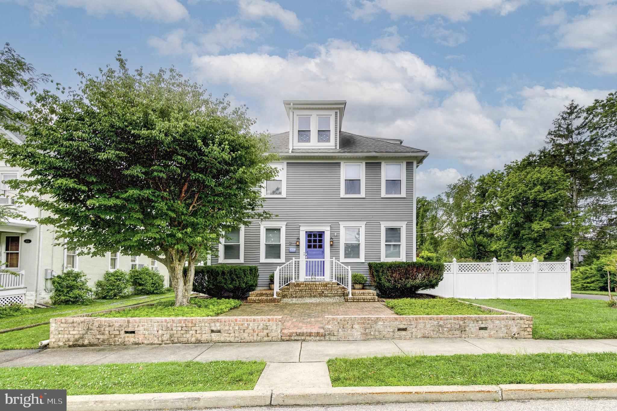 21 CRAVEN LANE