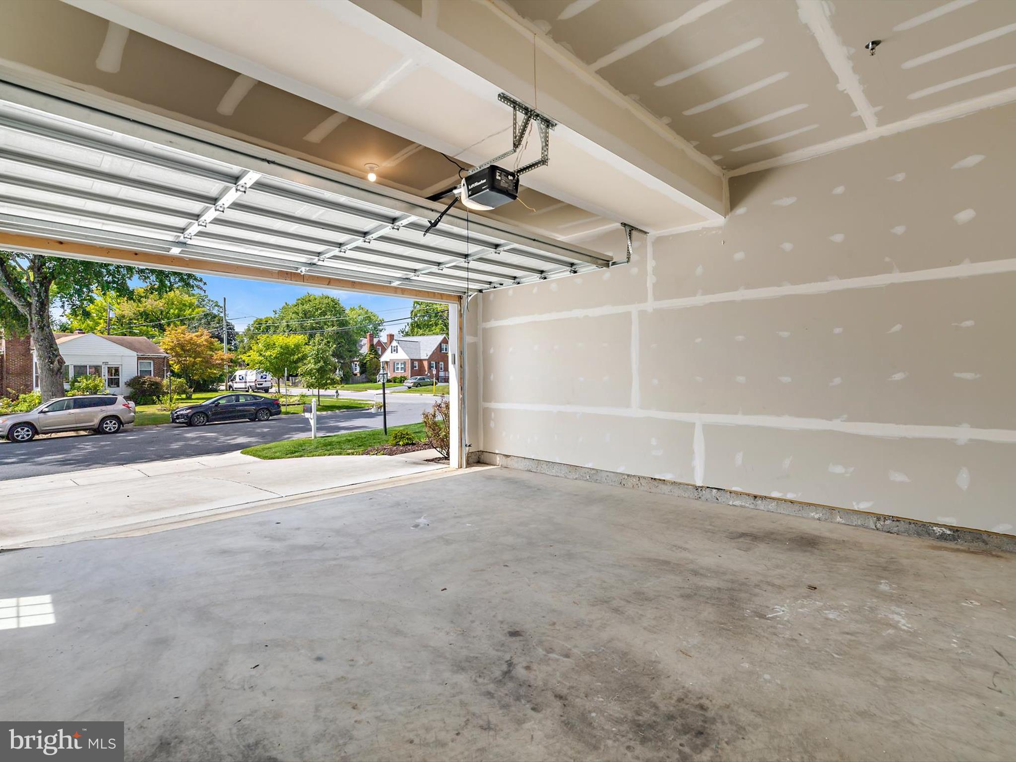 SILVER SPRING - Residential