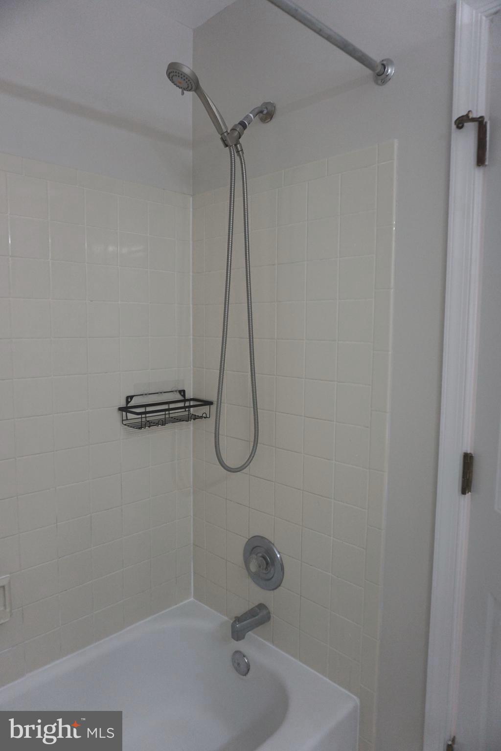 QUINCE ORCHARD ESTATES - Residential Lease