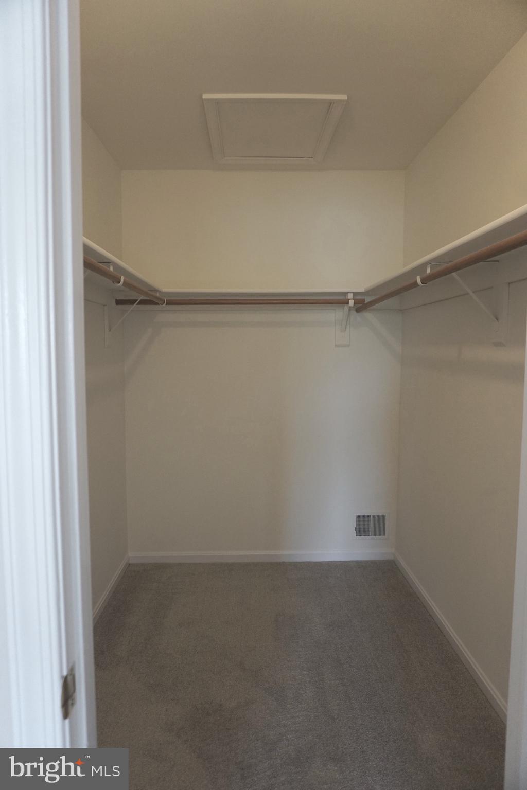 QUINCE ORCHARD ESTATES - Residential Lease