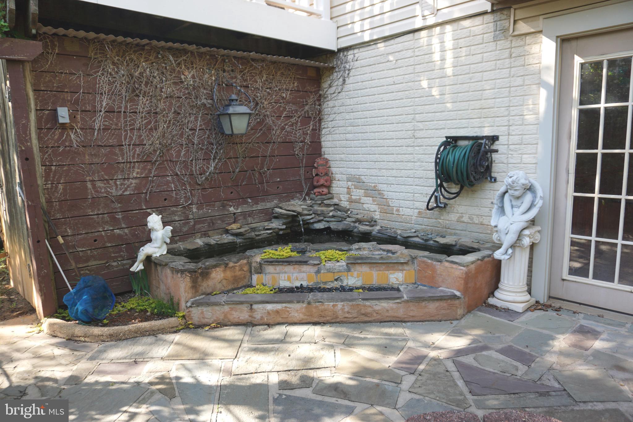 QUINCE ORCHARD ESTATES - Residential Lease