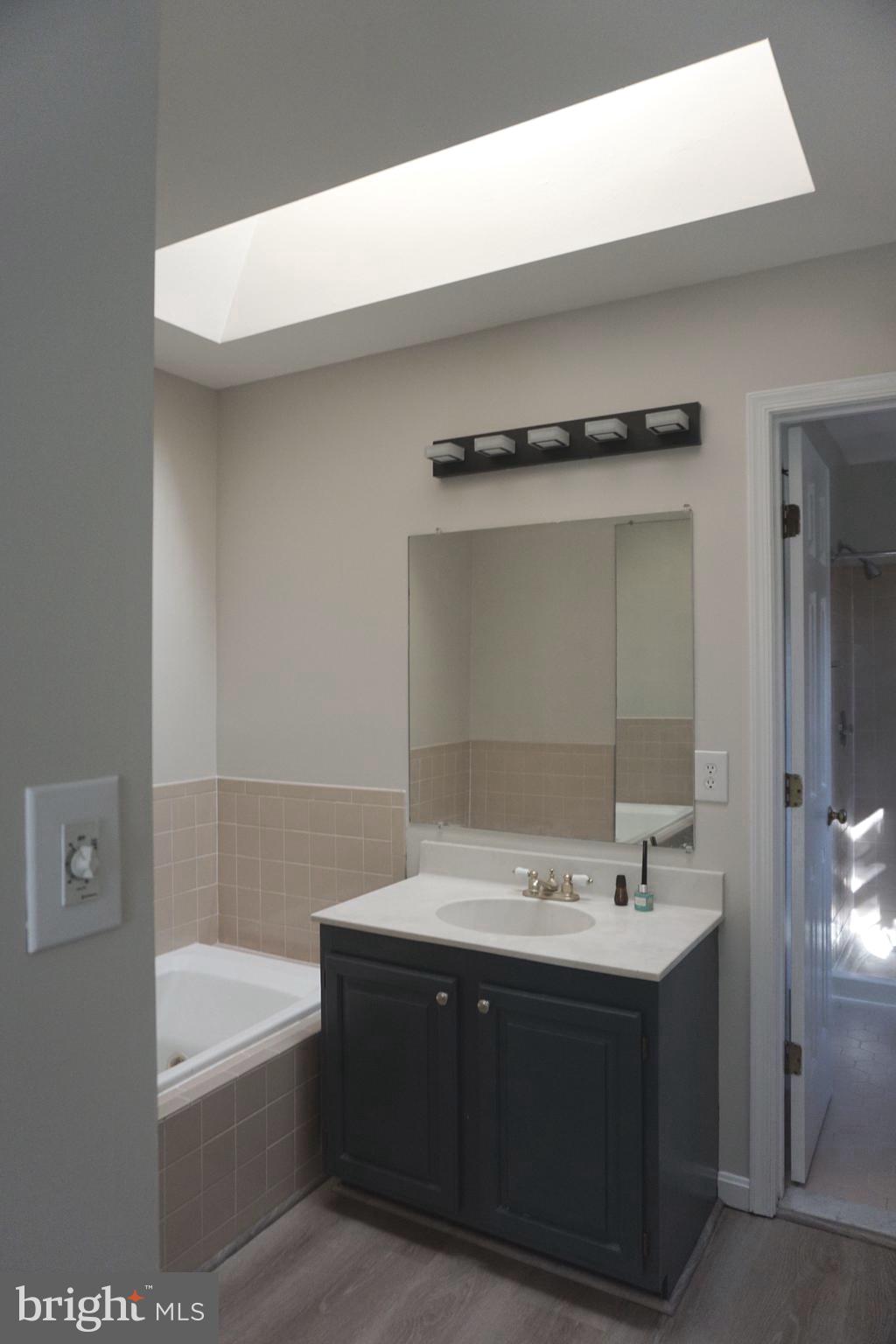 QUINCE ORCHARD ESTATES - Residential Lease