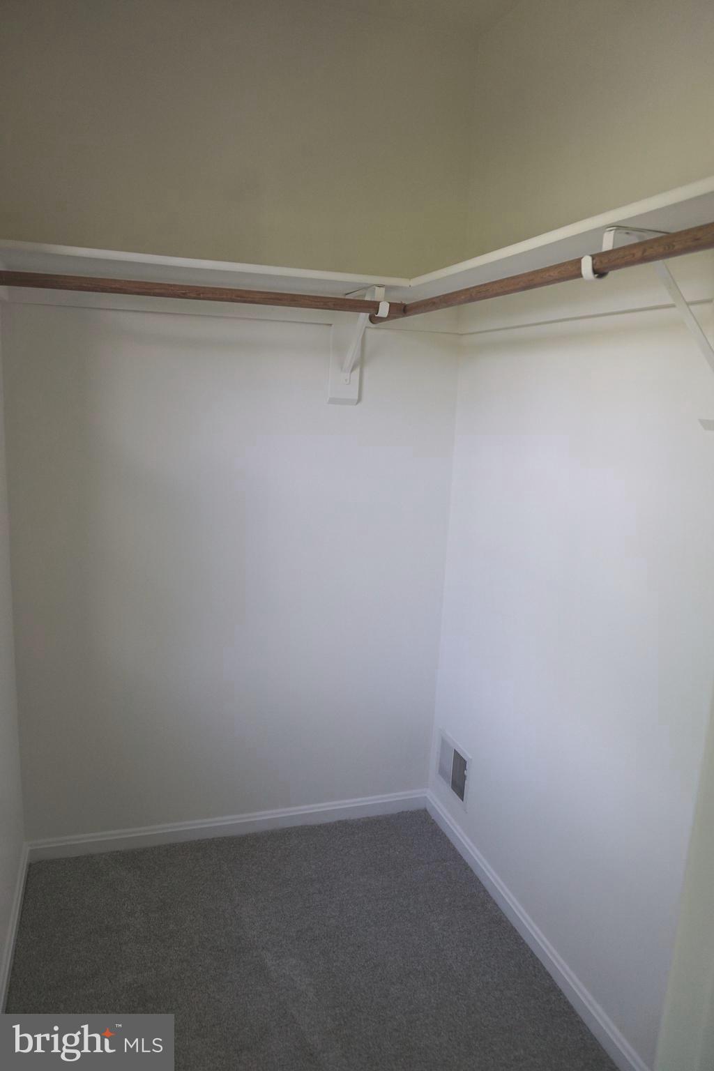 QUINCE ORCHARD ESTATES - Residential Lease