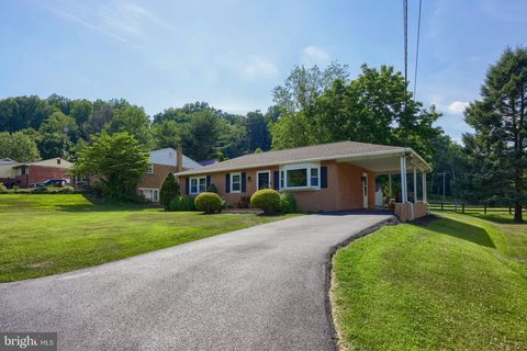 Photo of 1384 Villa Road, Lancaster, PA 17601 (MLS # PALA2052582)