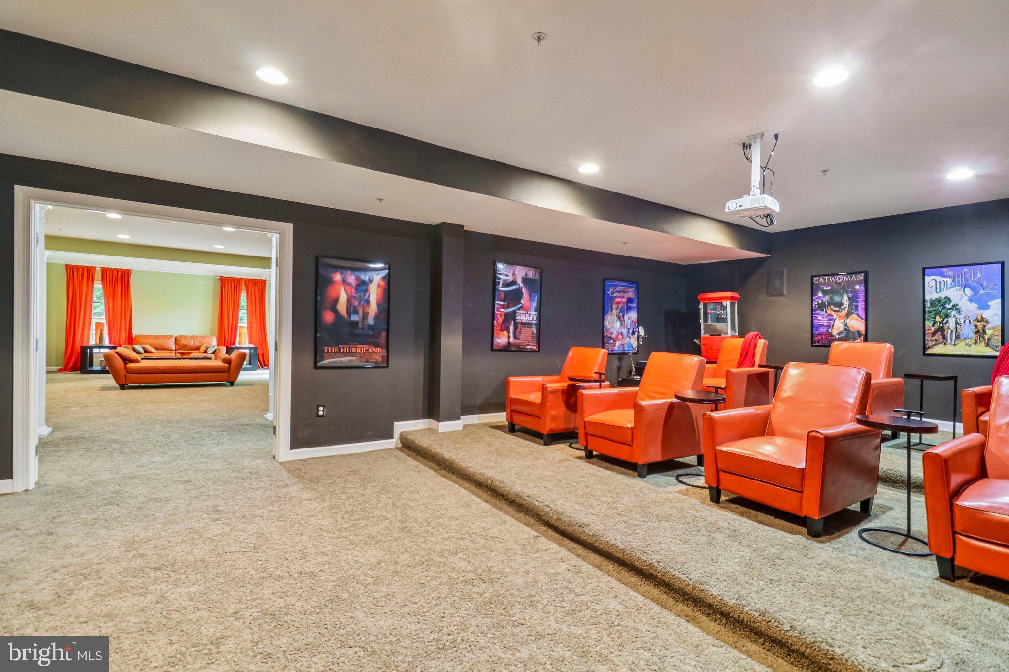OAK CREEK CLUB - Residential