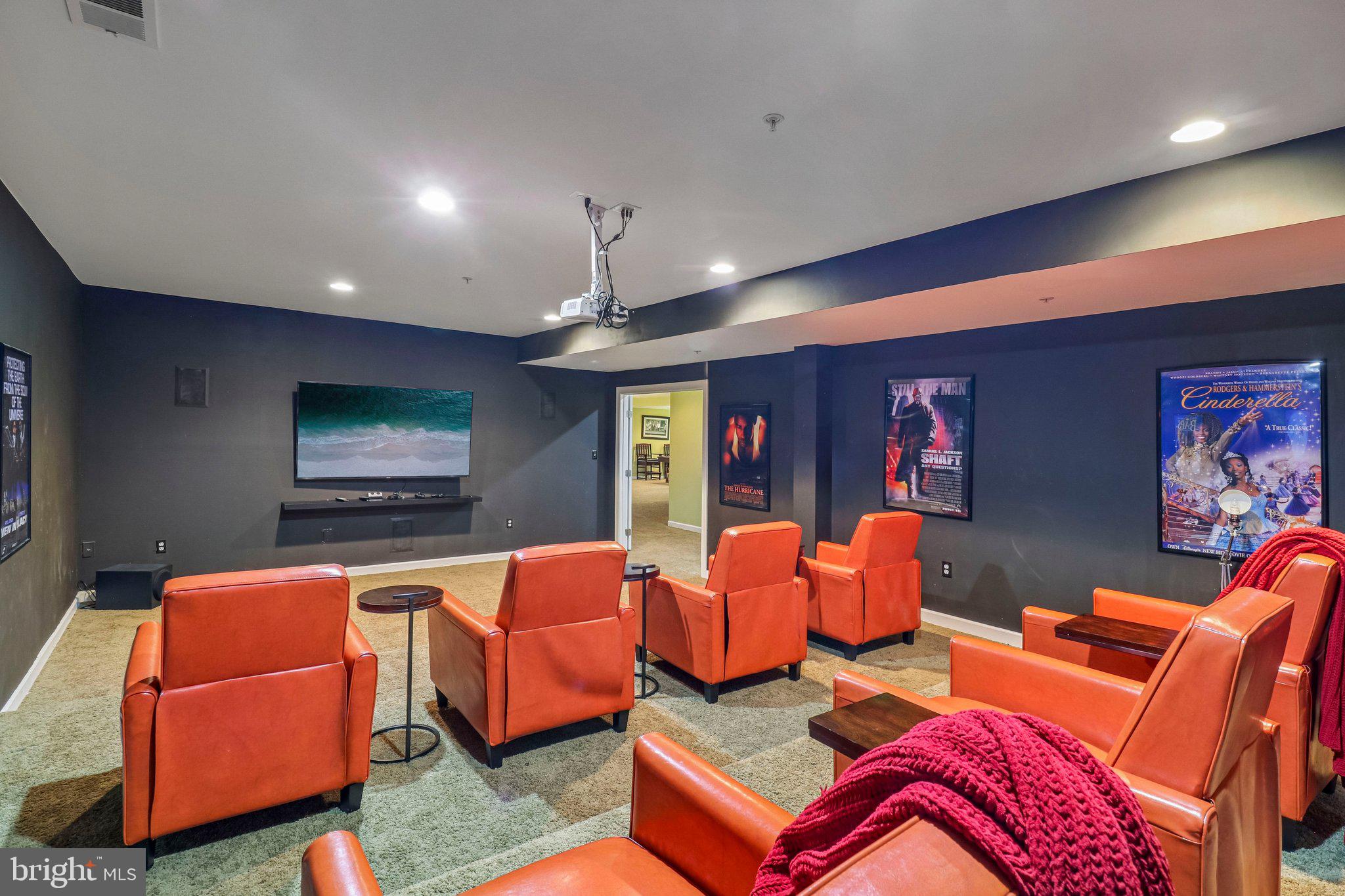 OAK CREEK CLUB - Residential