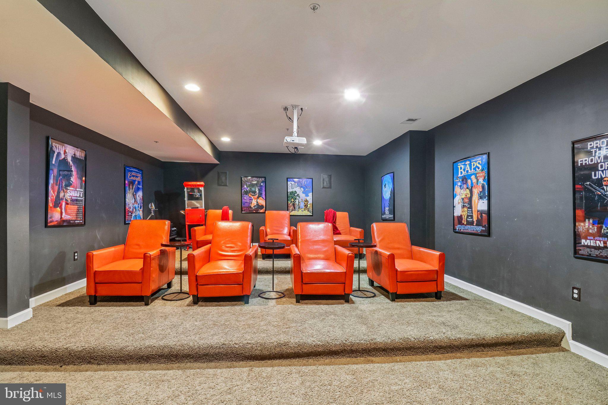 OAK CREEK CLUB - Residential