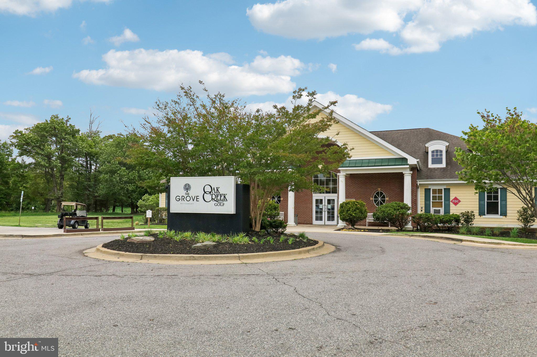 OAK CREEK CLUB - Residential