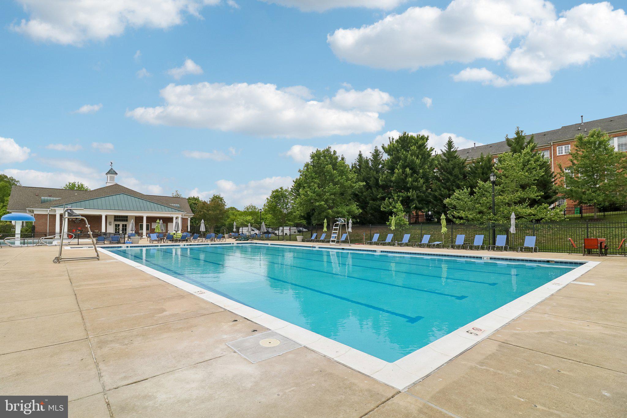 OAK CREEK CLUB - Residential