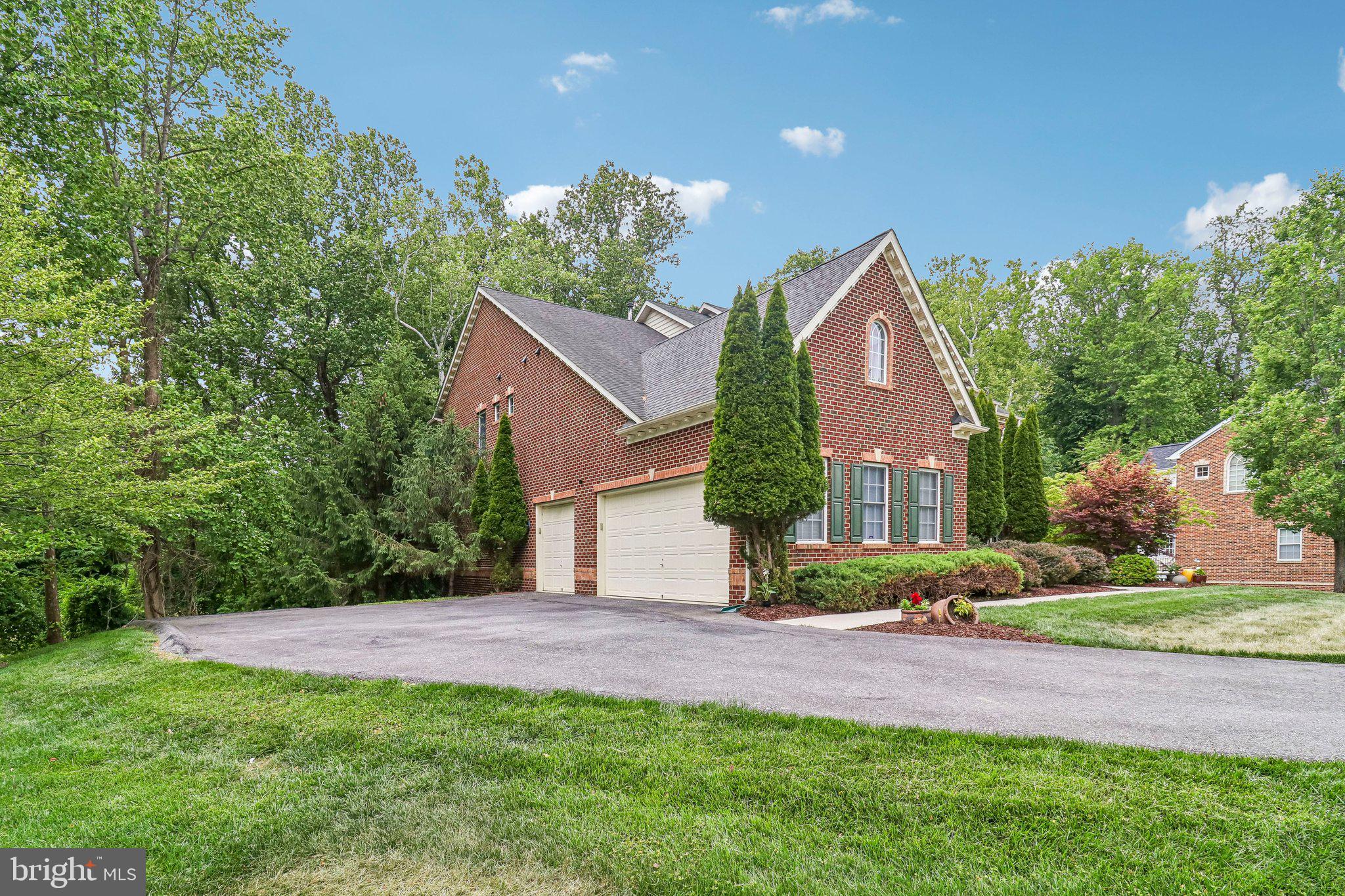 OAK CREEK CLUB - Residential