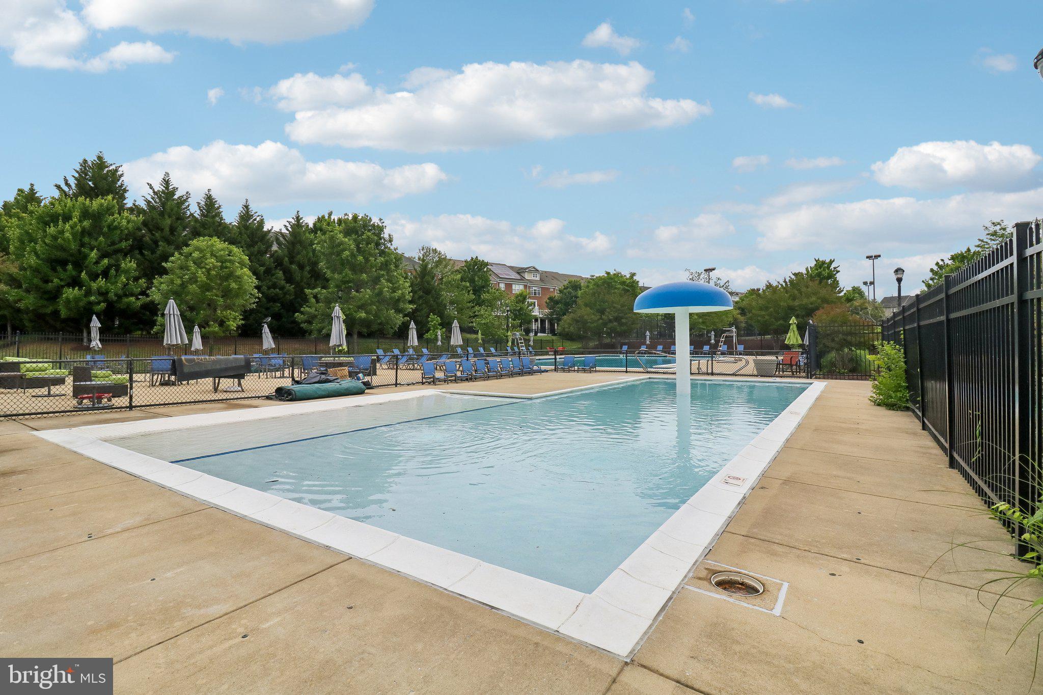 OAK CREEK CLUB - Residential