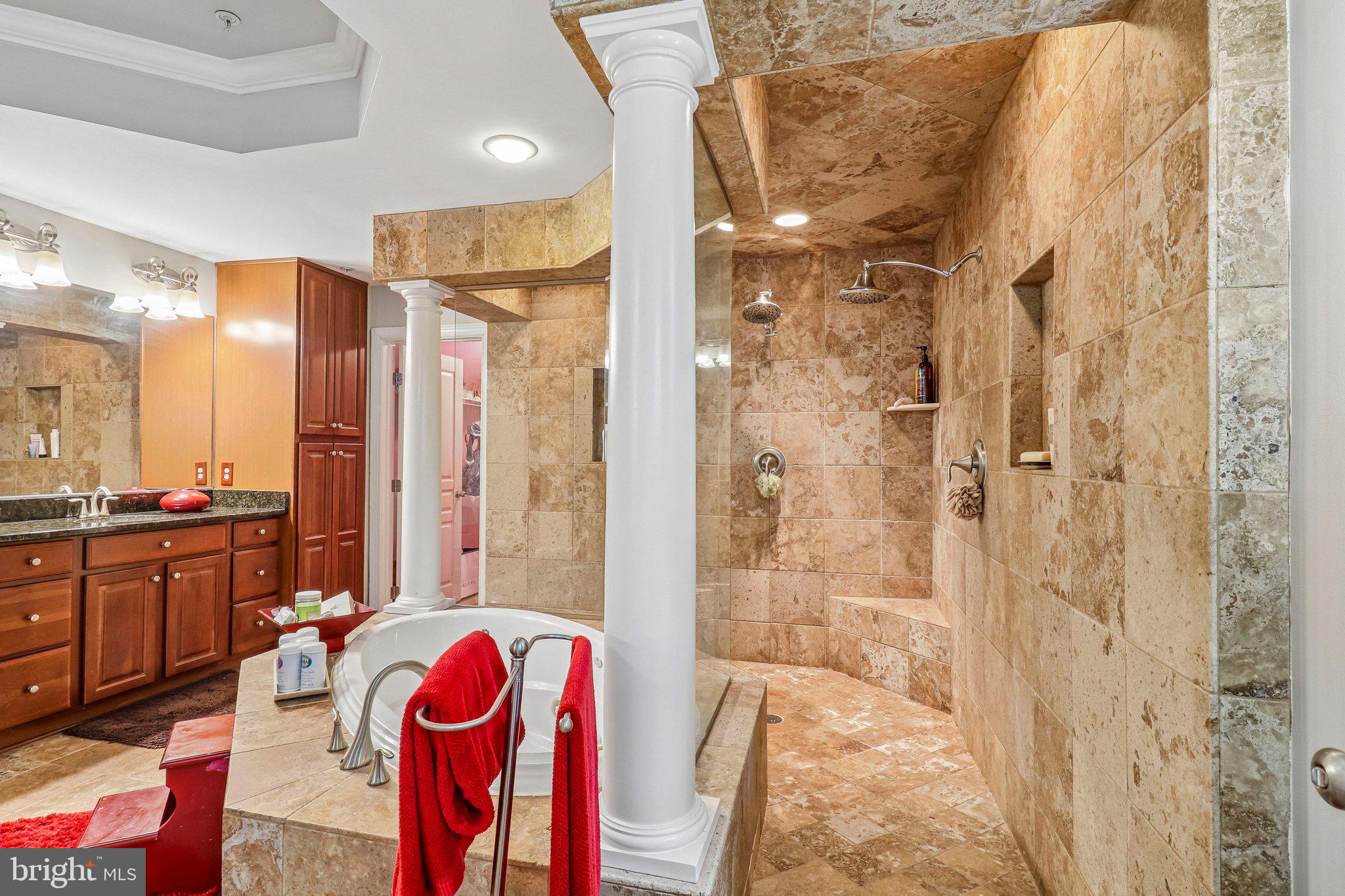 OAK CREEK CLUB - Residential