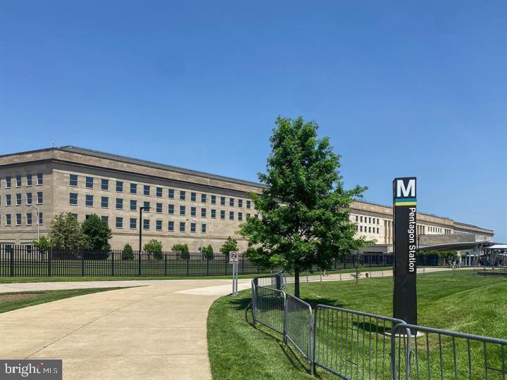 CONCORD MEWS - Residential Lease