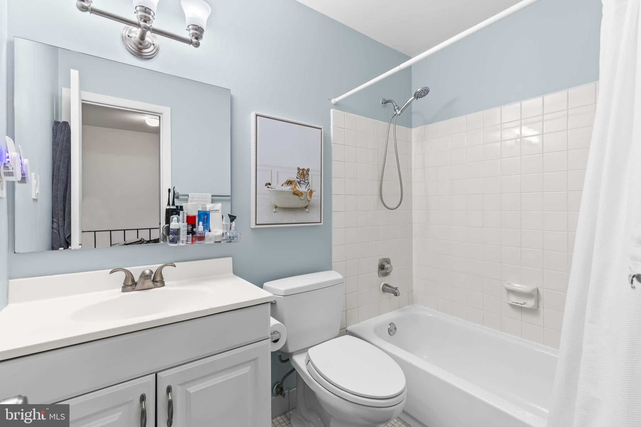 CONCORD MEWS - Residential Lease