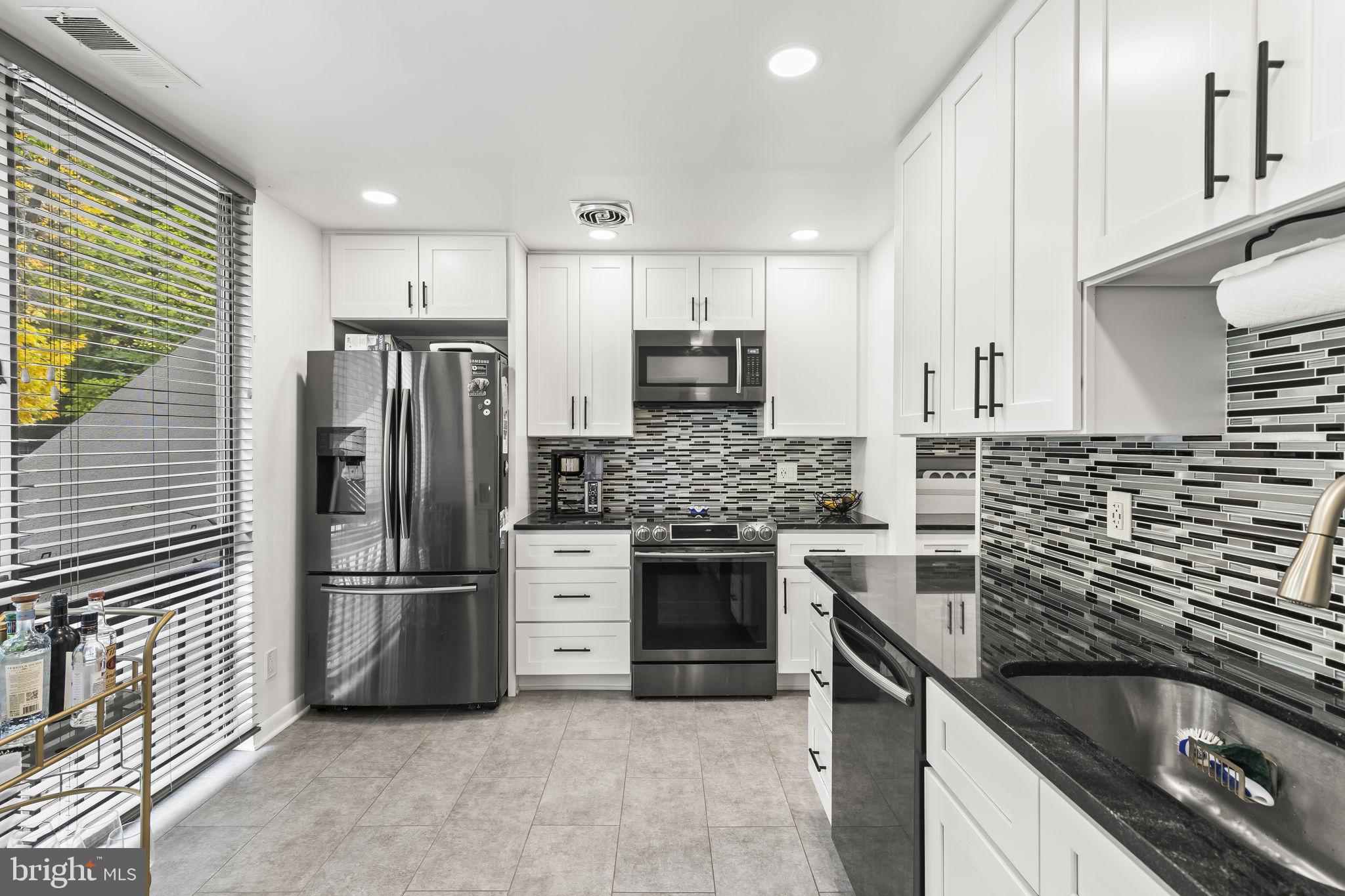 CONCORD MEWS - Residential Lease