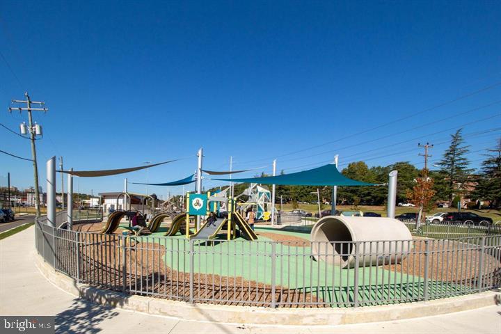 CONCORD MEWS - Residential Lease