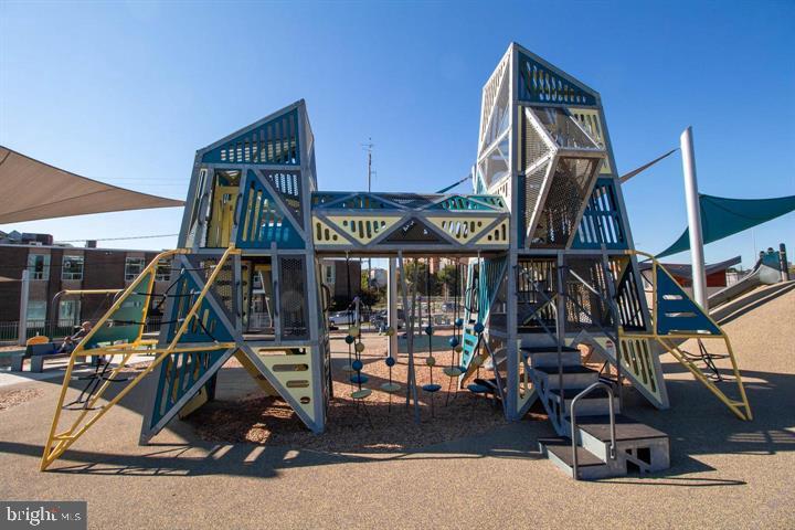 CONCORD MEWS - Residential Lease