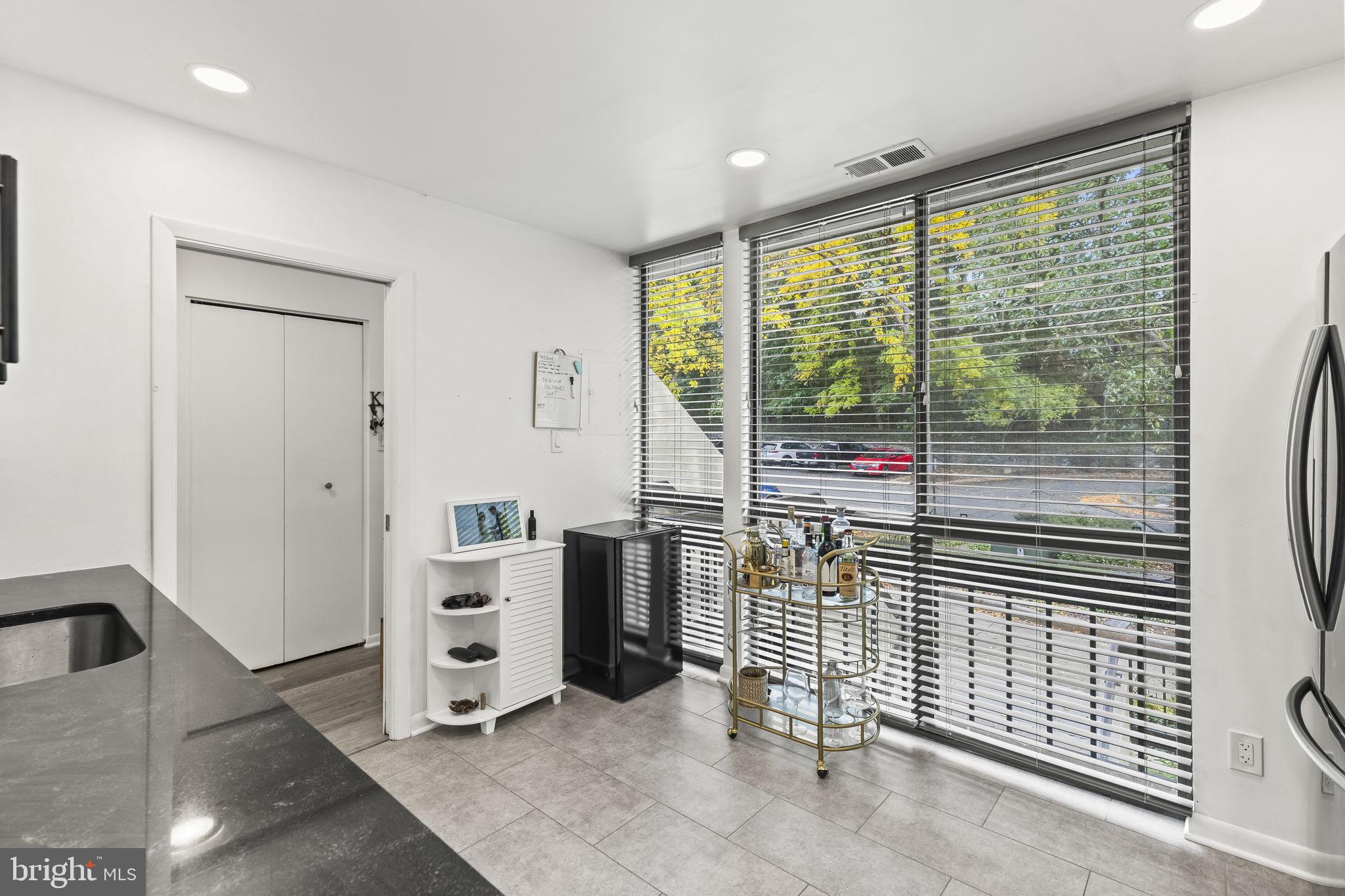 CONCORD MEWS - Residential Lease