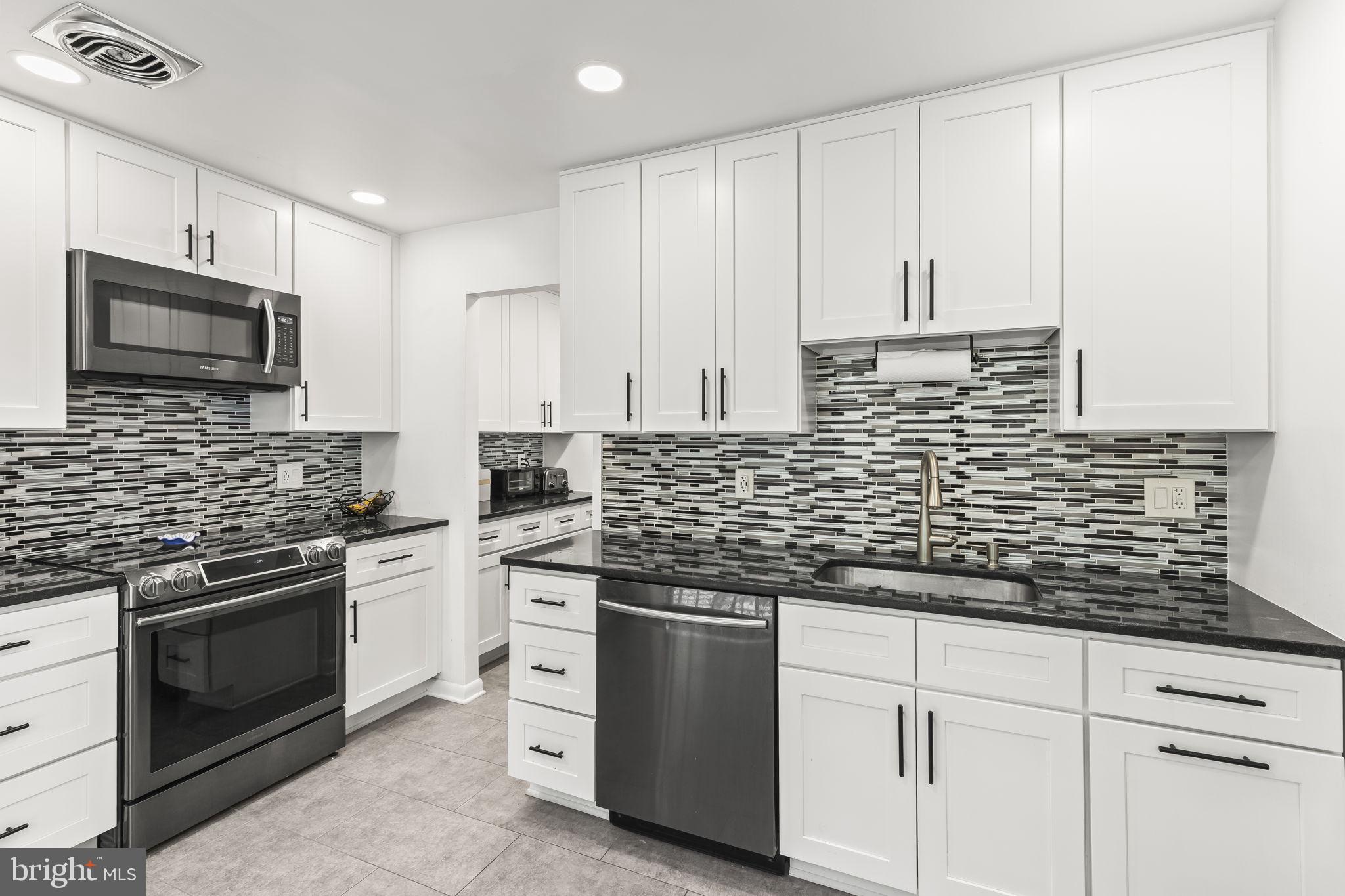 CONCORD MEWS - Residential Lease