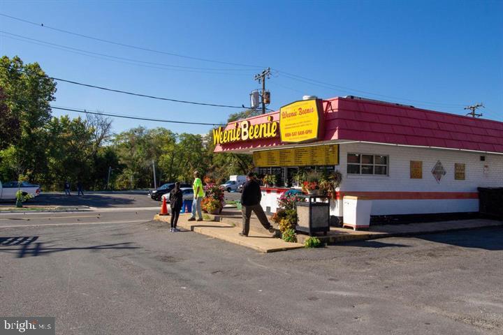 CONCORD MEWS - Residential Lease