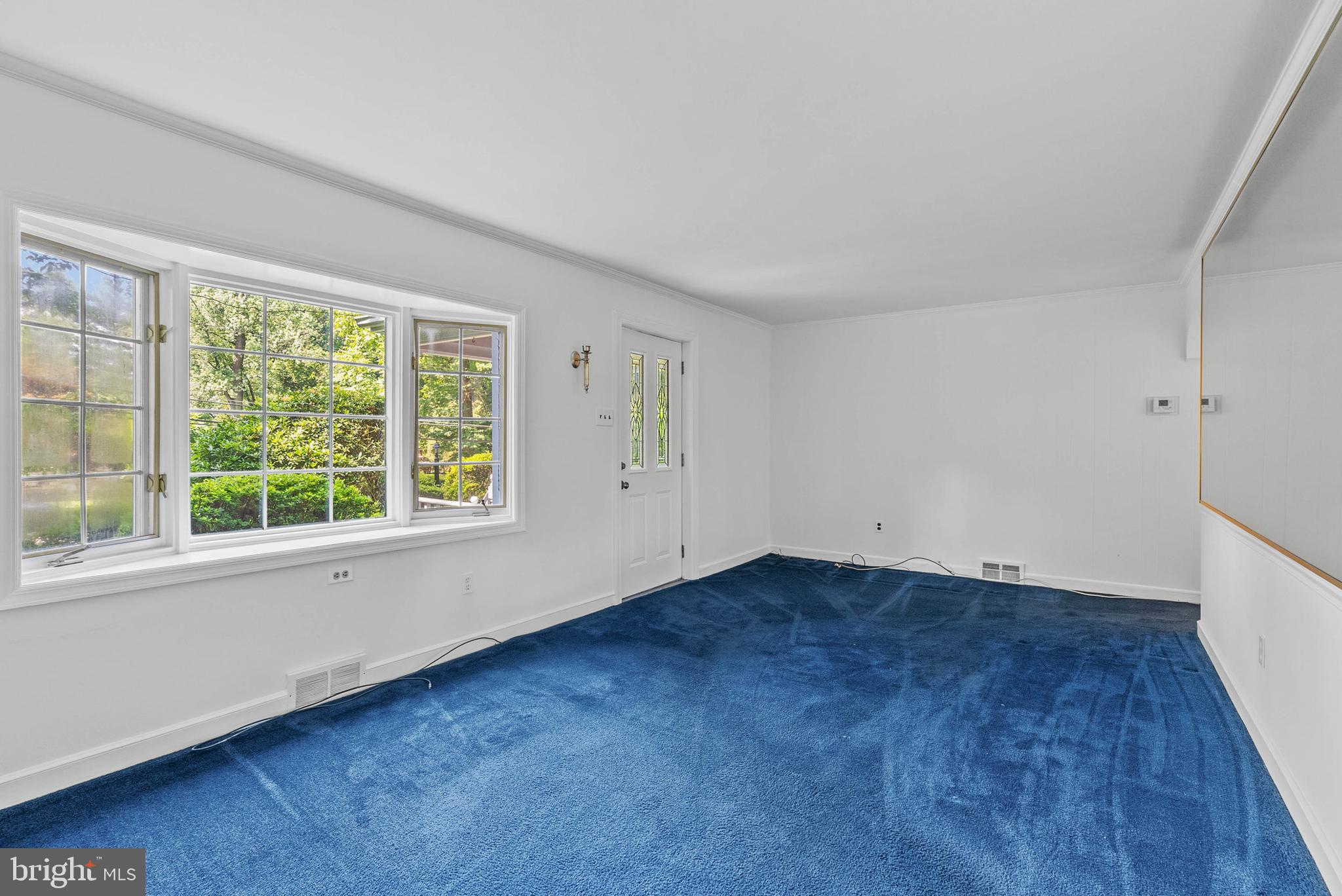 2561 VALLEY VIEW DRIVE