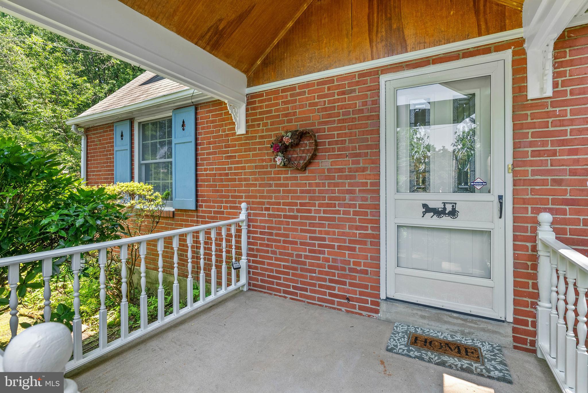 2561 VALLEY VIEW DRIVE