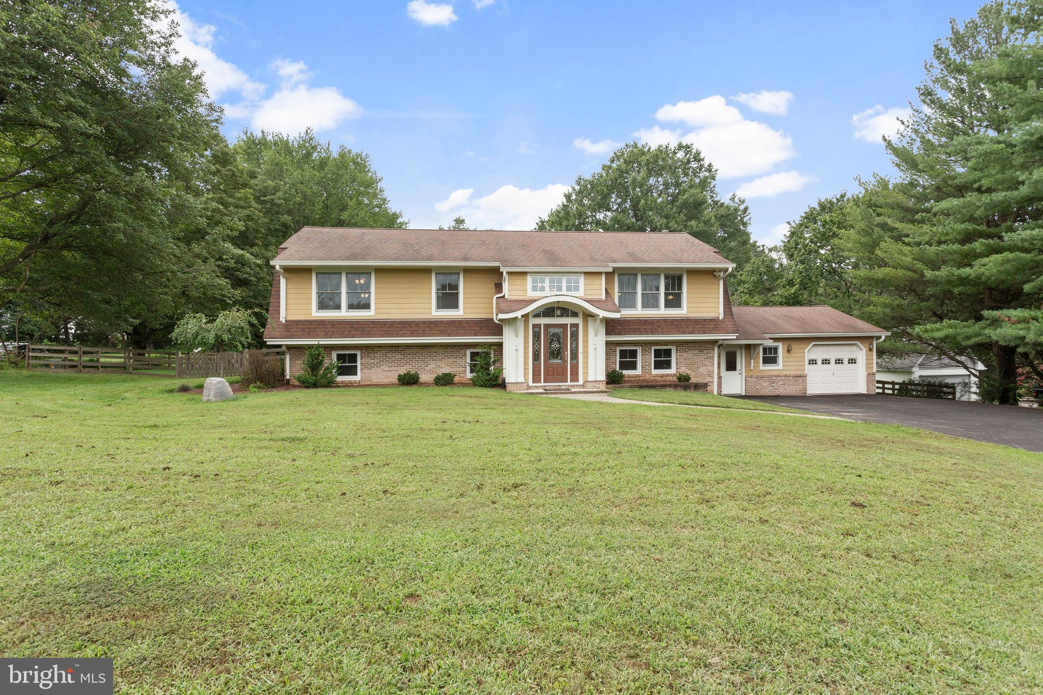 DAISY HILL ESTATES - Residential