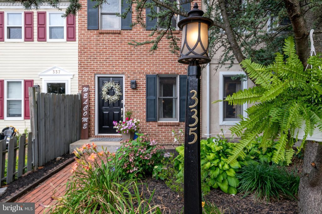 Photo of 335 CARDINAL RD, LITITZ, PA 17543 (MLS # PALA2039670)