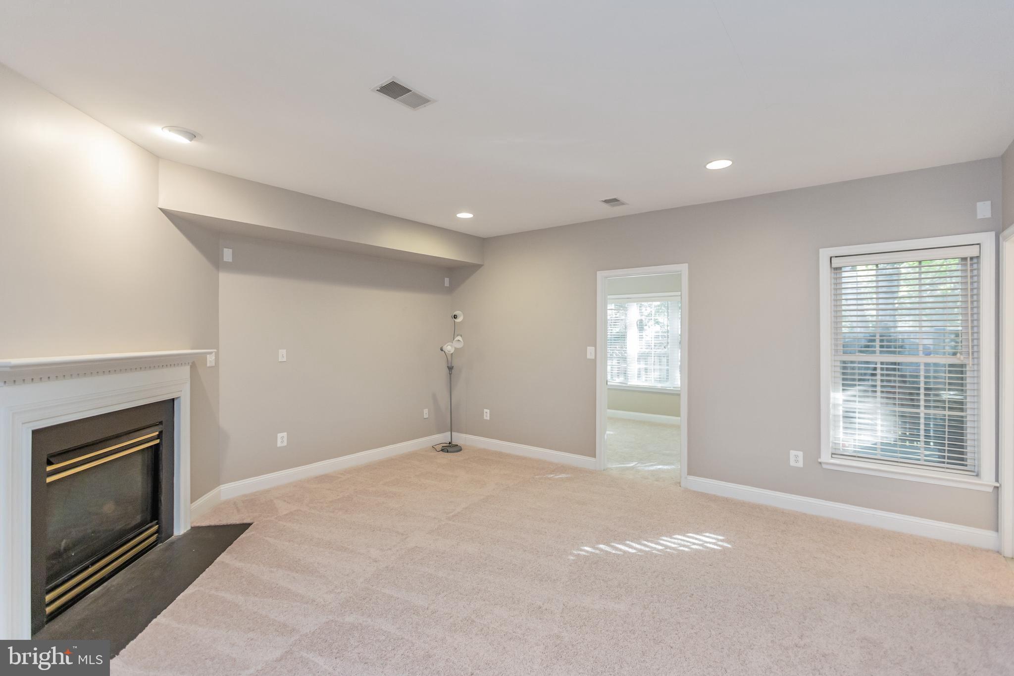 STONE CREEK CROSSING - Residential Lease