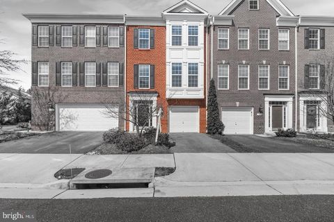 Townhouse For Sale - 6262 Casdin Drive<br/> ALEXANDRIA, VA 22310