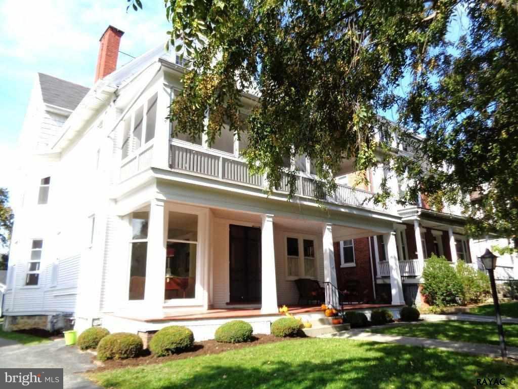 THE AVENUES - Residential