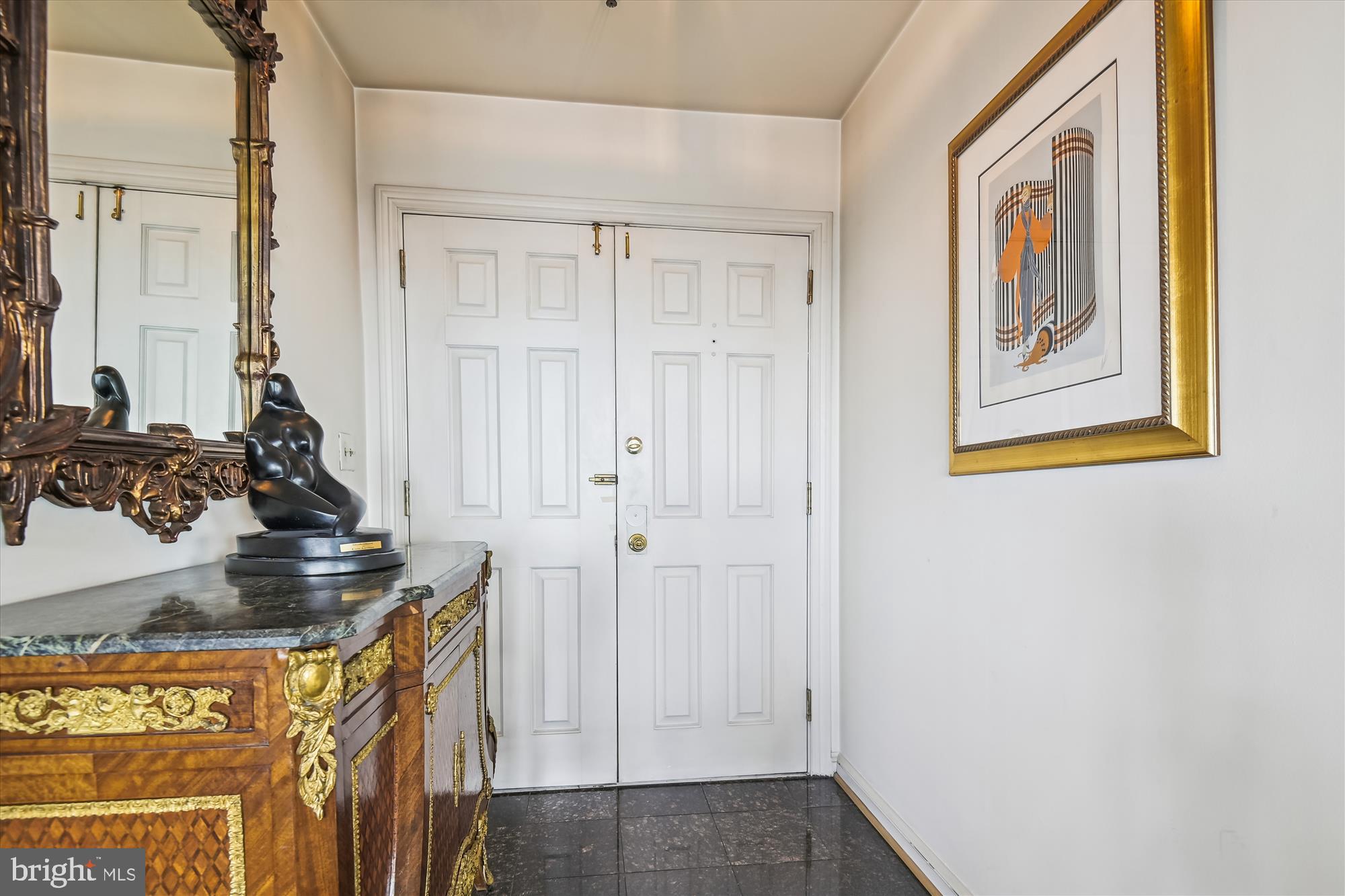 HARBOR COURT CONDOMINIUMS - Residential