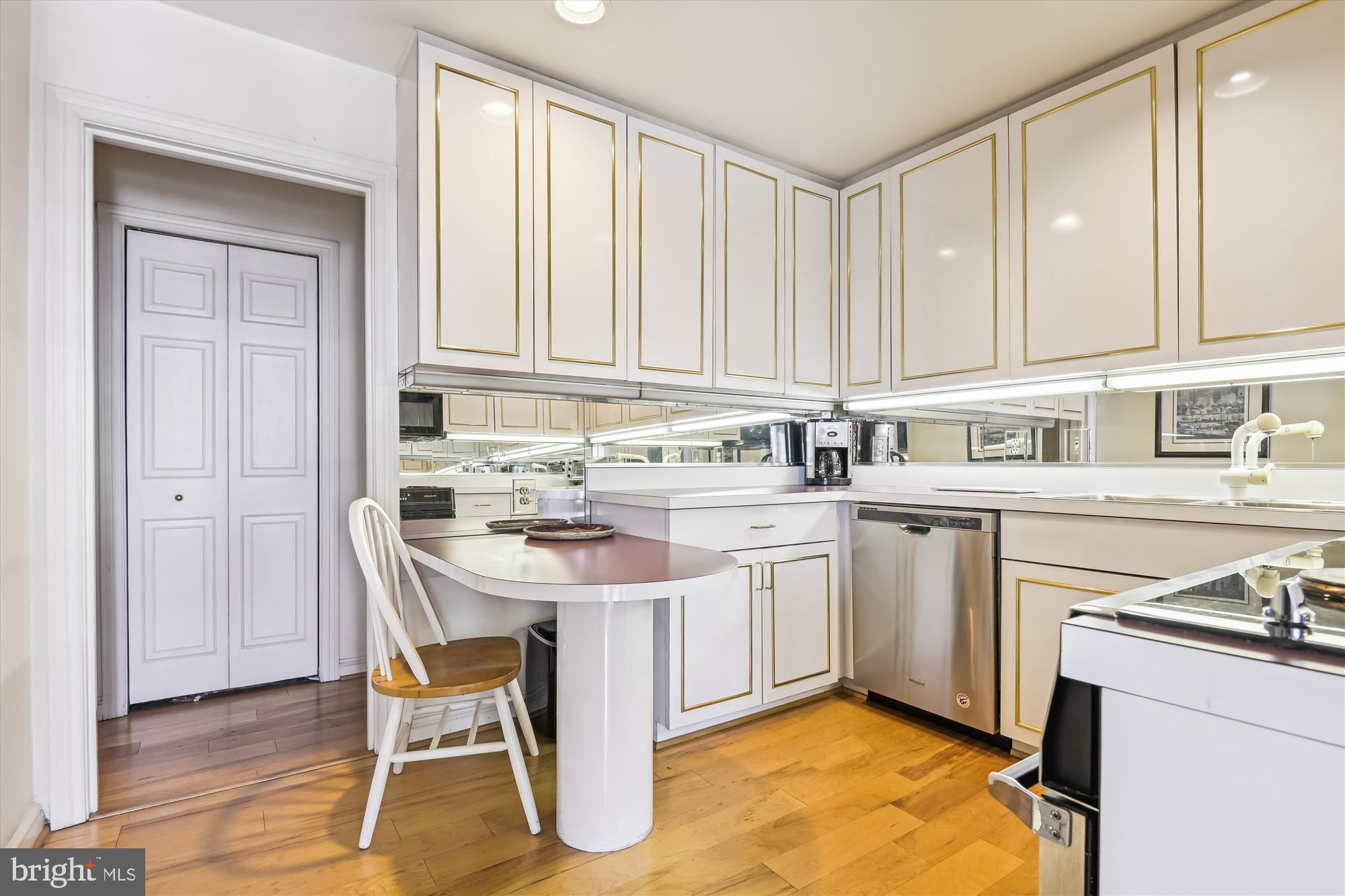 HARBOR COURT CONDOMINIUMS - Residential