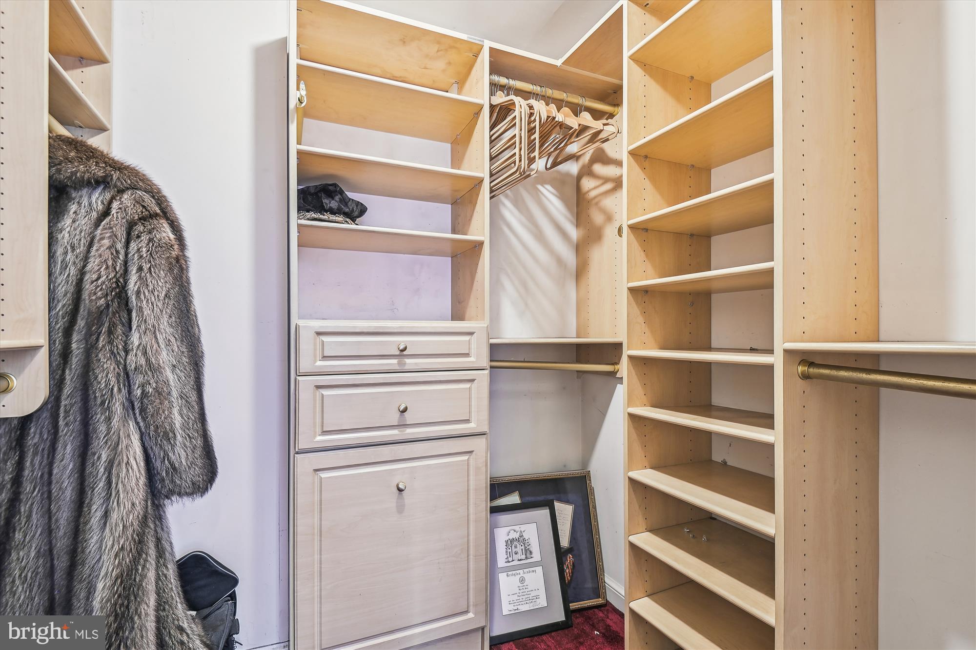 HARBOR COURT CONDOMINIUMS - Residential