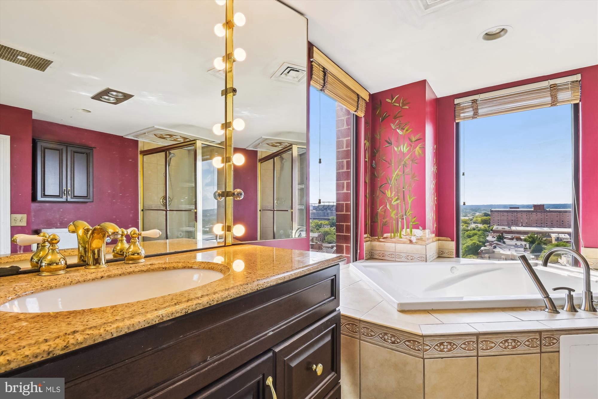 HARBOR COURT CONDOMINIUMS - Residential