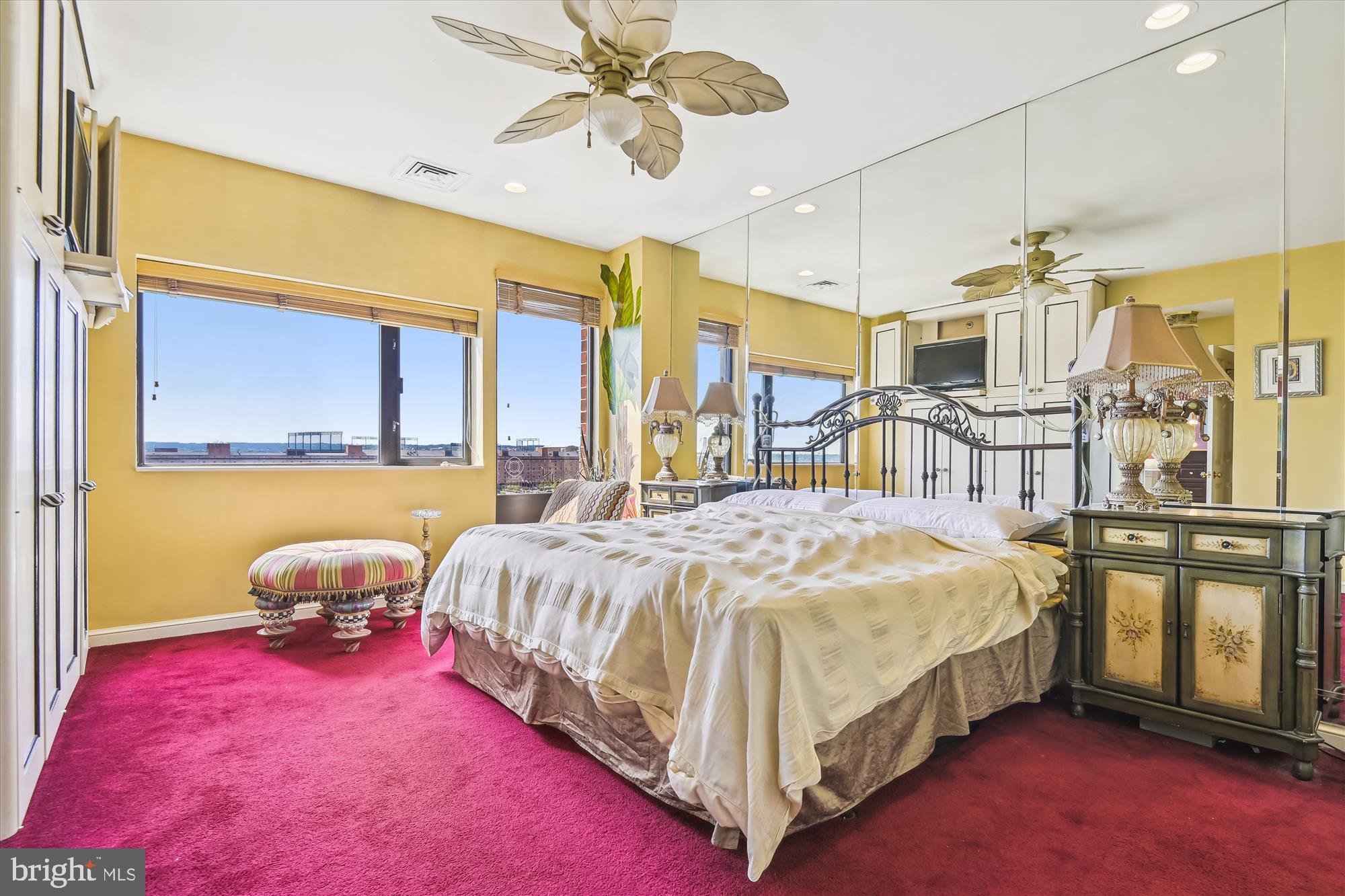 HARBOR COURT CONDOMINIUMS - Residential