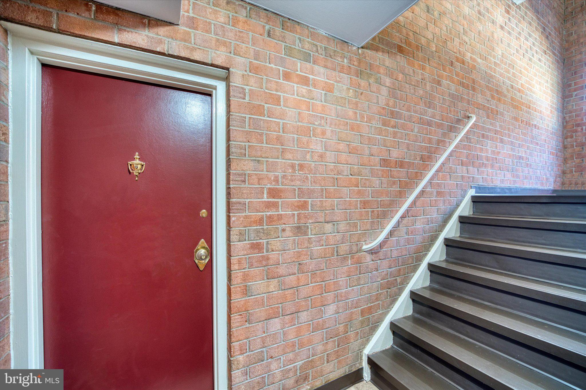 LYNDHURST CONDOS - Residential Lease