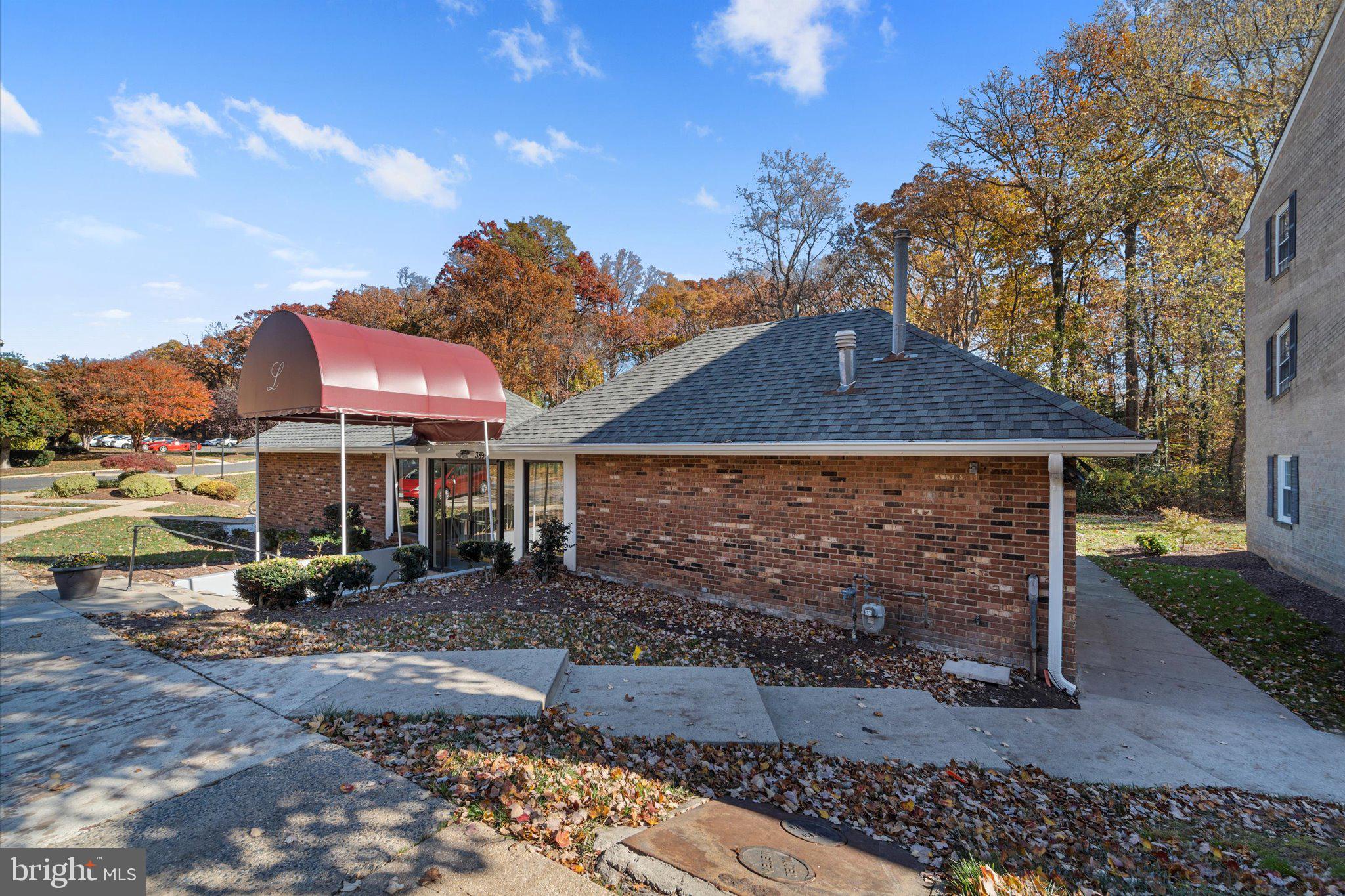 LYNDHURST CONDOS - Residential Lease