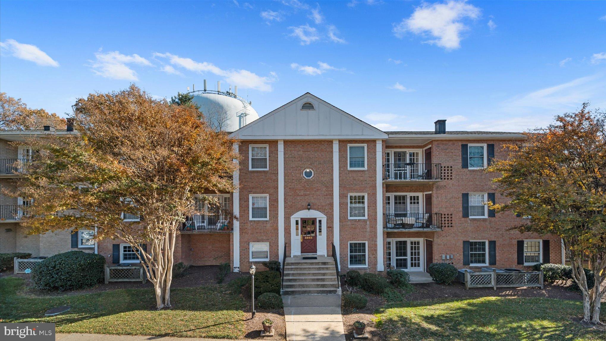 LYNDHURST CONDOS - Residential Lease