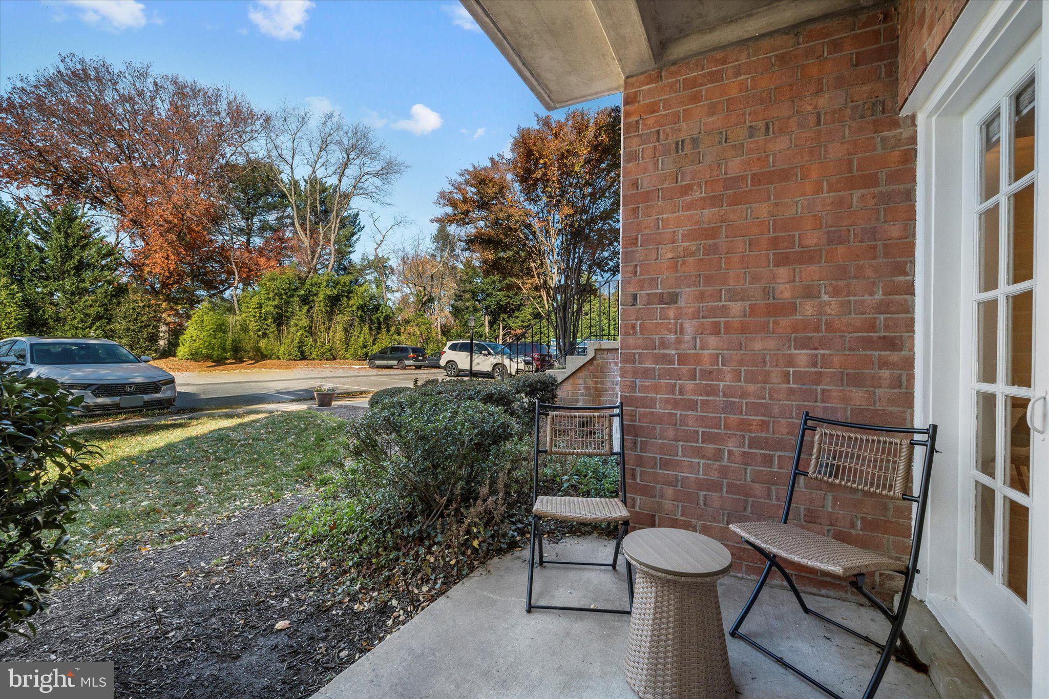 LYNDHURST CONDOS - Residential Lease