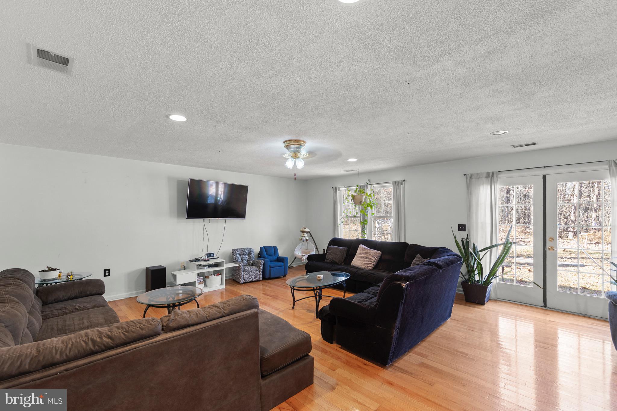 LAKE HOLIDAY ESTATES - Residential