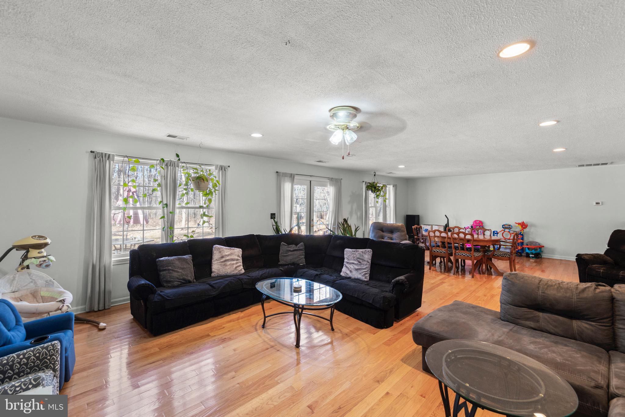 LAKE HOLIDAY ESTATES - Residential