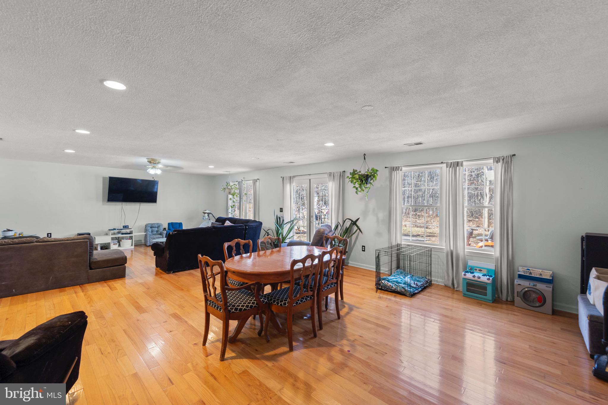 LAKE HOLIDAY ESTATES - Residential